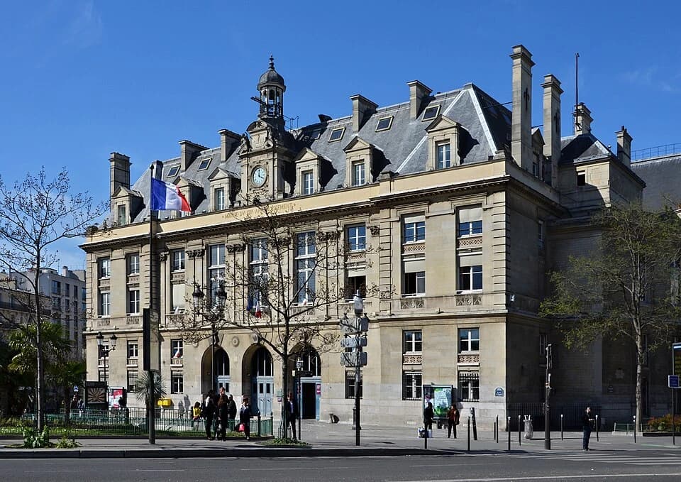 La mairie du 13e arrondissement, place d’Italie