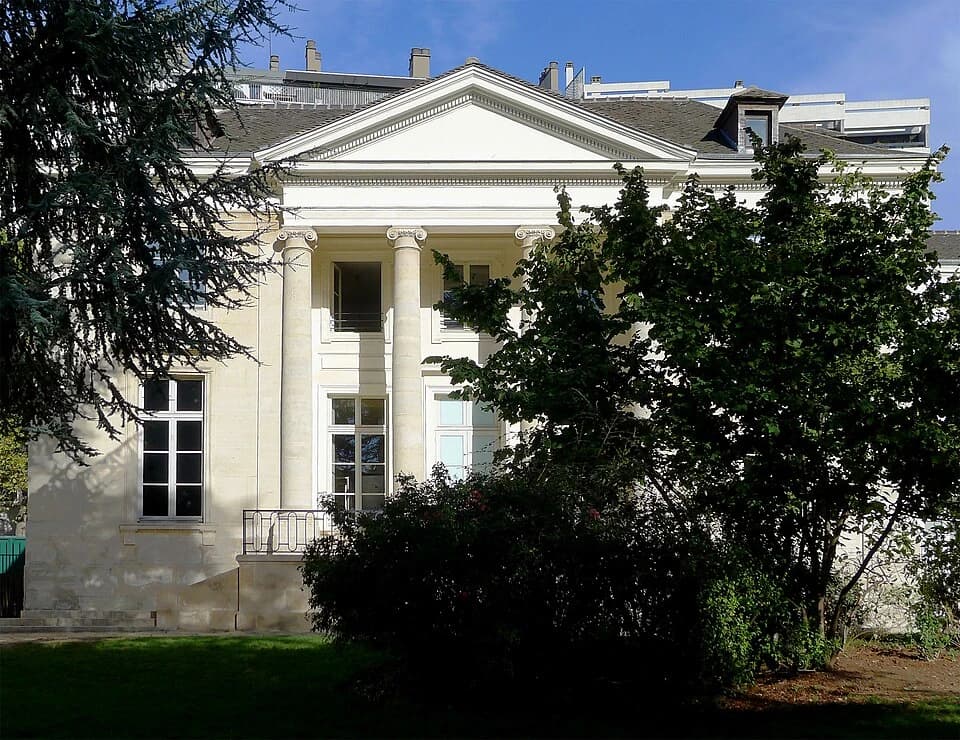 Le pavillon Carré de Baudouin, rue de Ménilmontant dans le 20e arrondissement