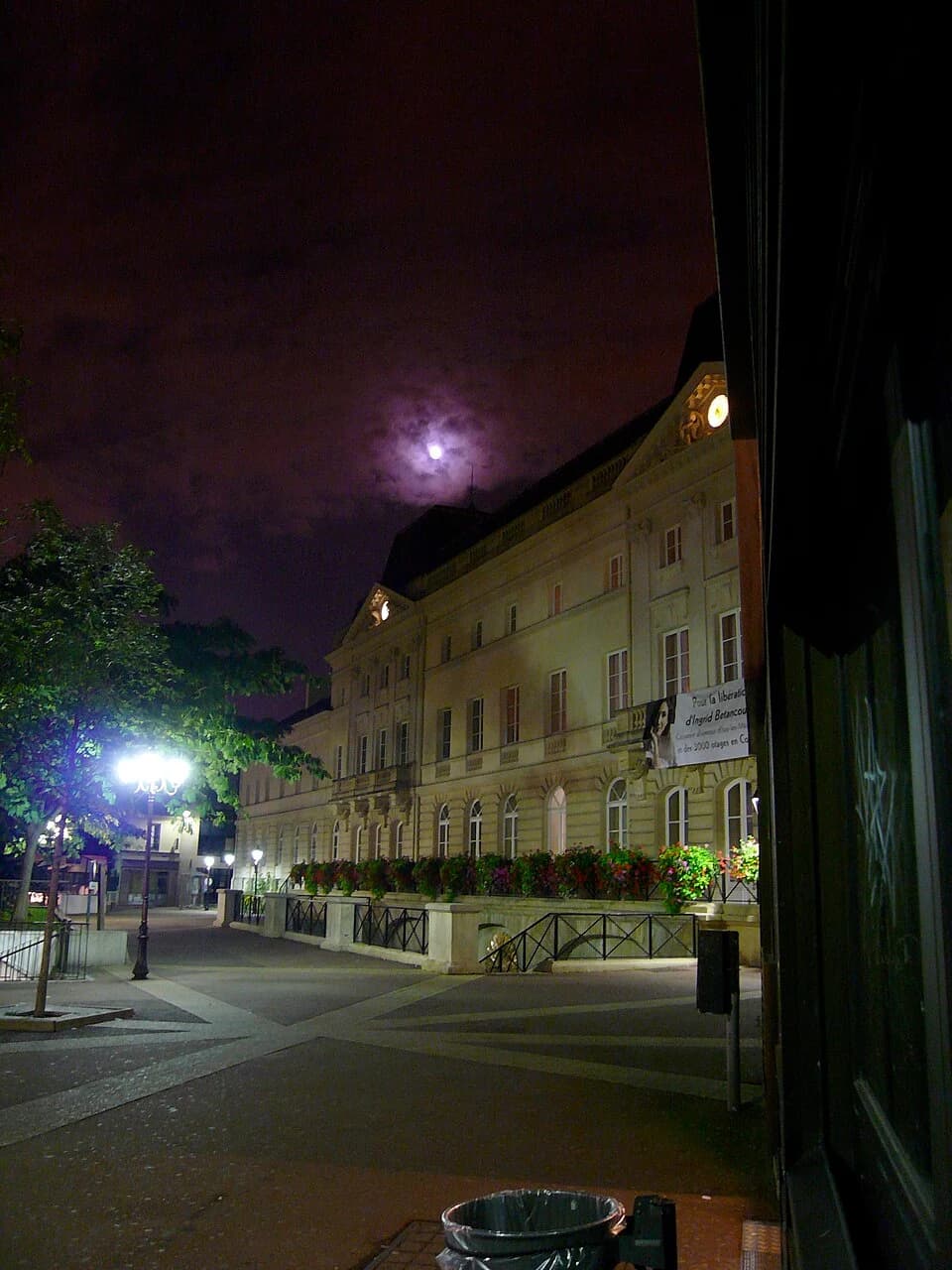 Hôtel de ville d’Issy-les-Moulineaux, photographié le 29 septembre 2007
