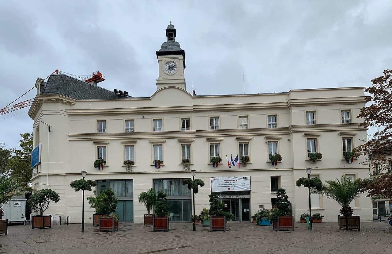 La façade de l’hôtel de ville d’Aubervilliers