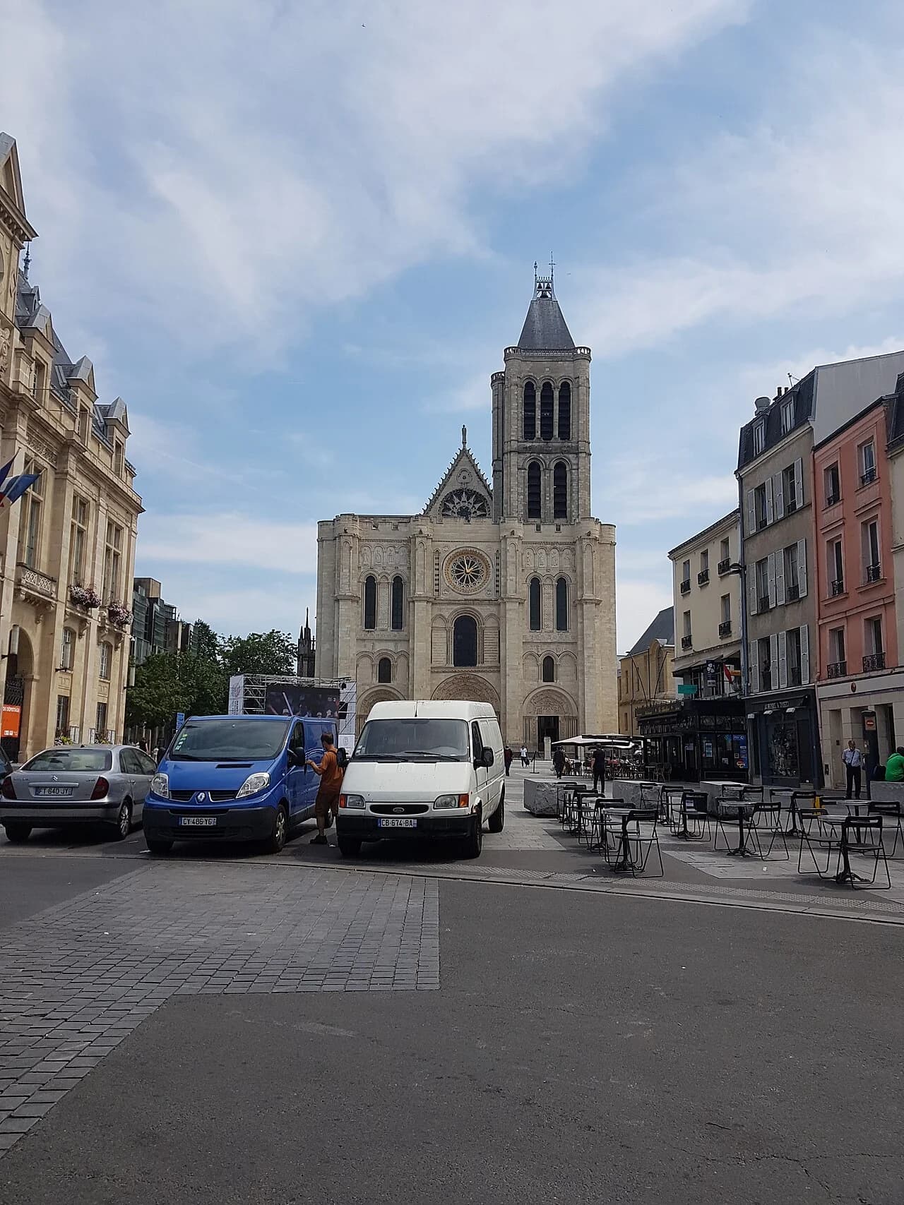 La façade occidentale de la basilique de Saint-Denis