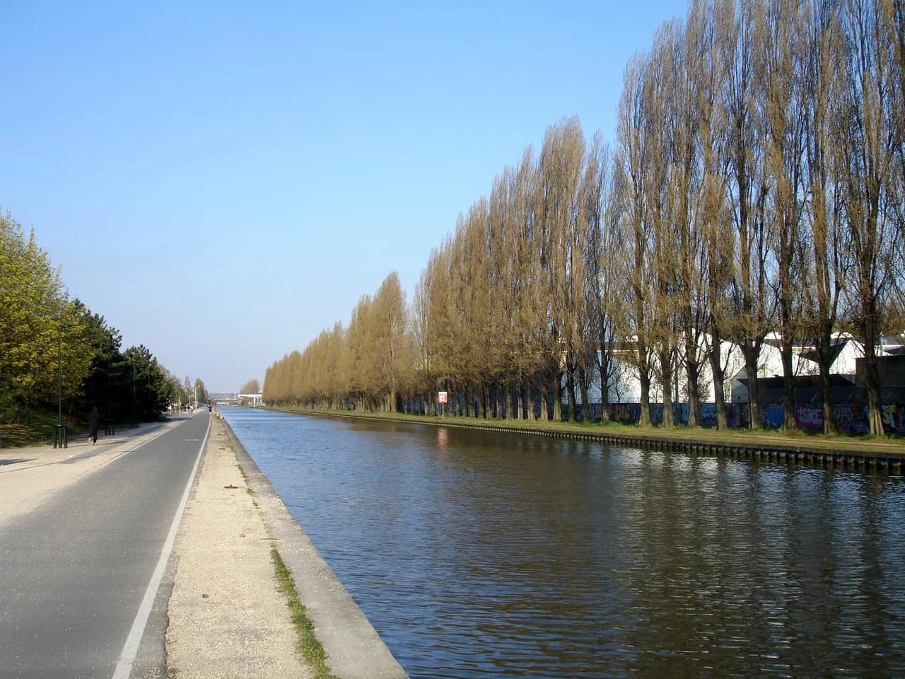 Le canal de l’Ourcq au parc de la Bergère à Bobigny
